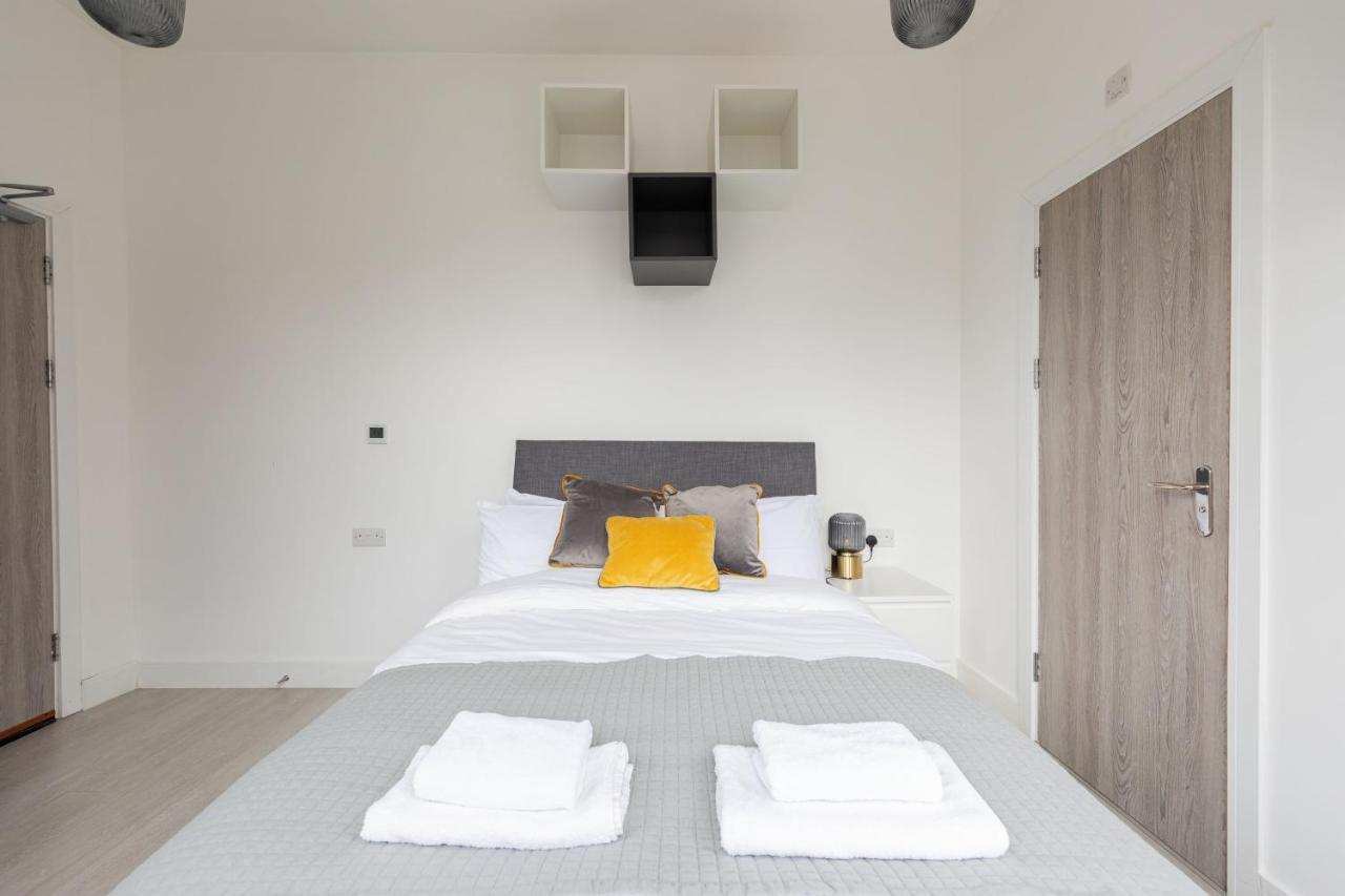 The Anson Hotel - Conveniently Located Sweet Space Near Transportation Stations London Exterior foto